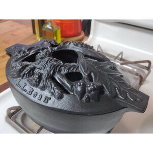 John Wright Vintage LL Bean Ornate Black Enameled Cast Iron Steamer Pine Needles